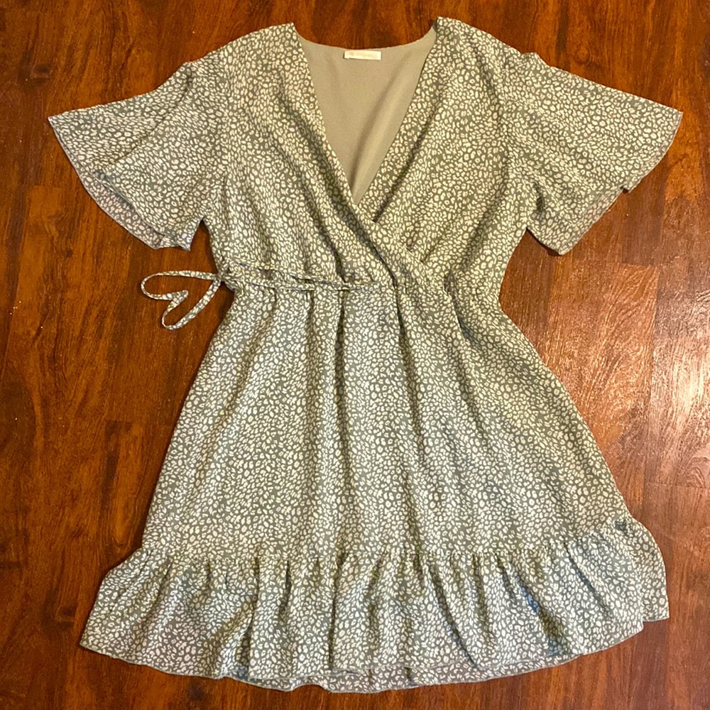 Light green with white pattern dress with satin green slip. Great condition.